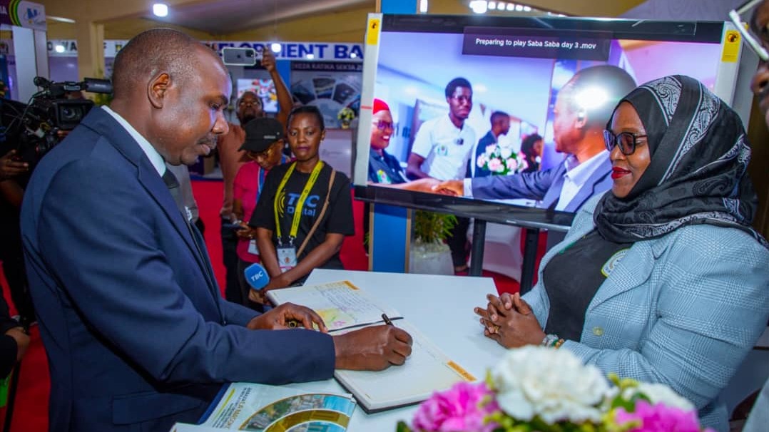 Mwenyekiti wa Baraza atembelea Banda la Baraza la Masoko ya Mitaji (CMT) Sabasaba 2025